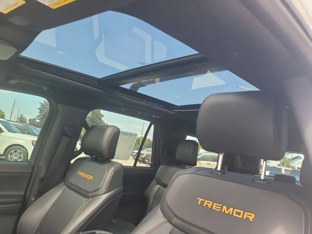 New 2025 White Metallic Ford Tremor image 25