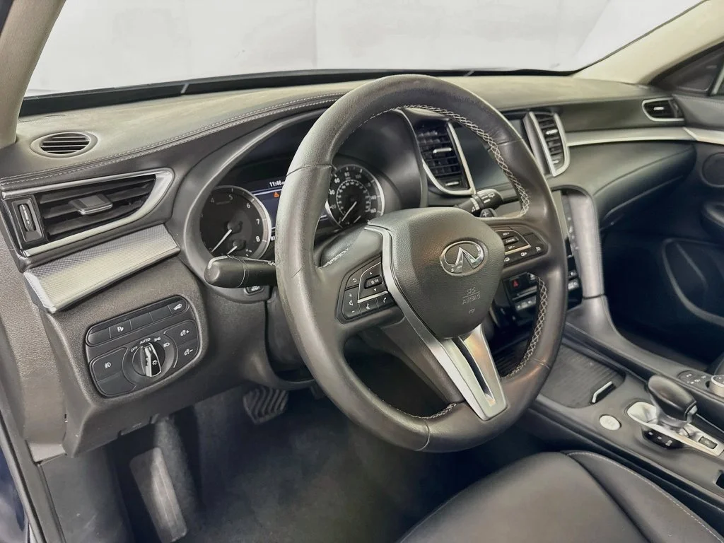 Certified Used 2020 Blue INFINITI LUXE image 11