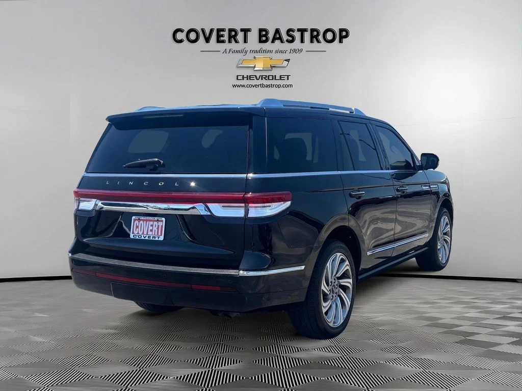 Used 2023 Black Lincoln Reserve image 6