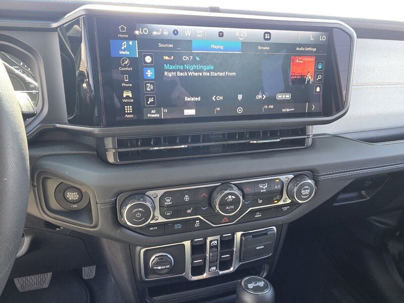 Used 2025 Crystal Metallic JEEP SAHARA 4X4 image 22