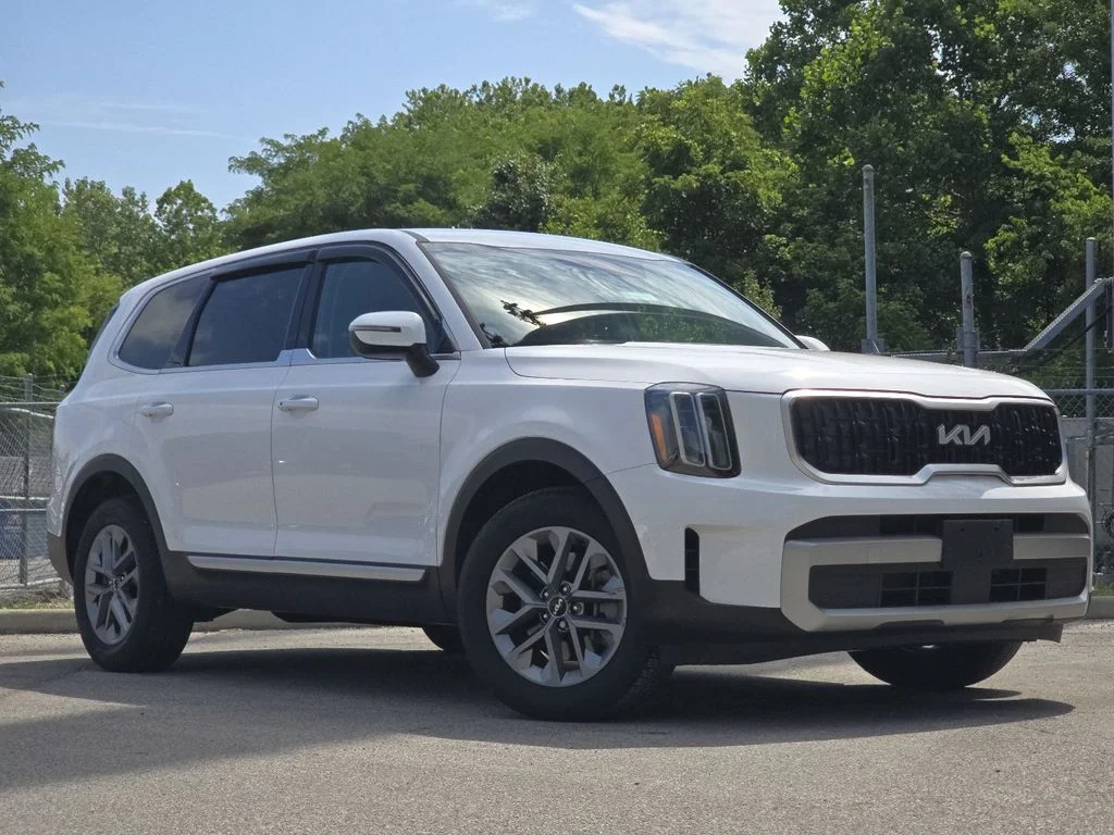 Used 2024 White Kia LX image 1