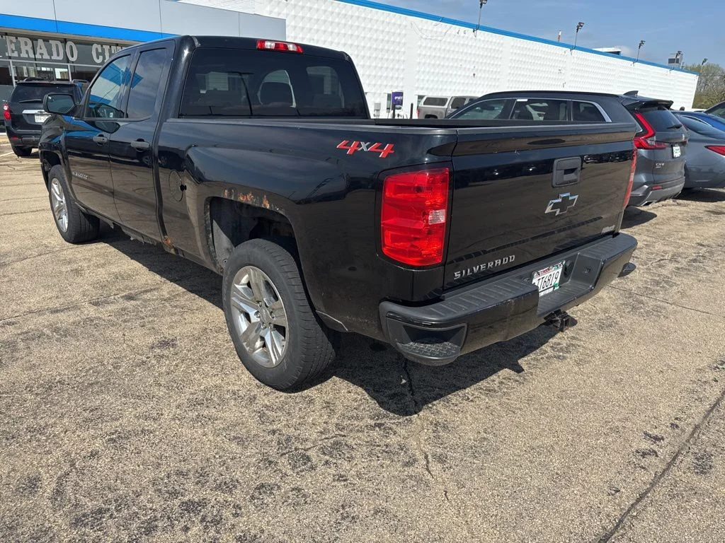 Used 2018 Black Chevrolet Custom image 8
