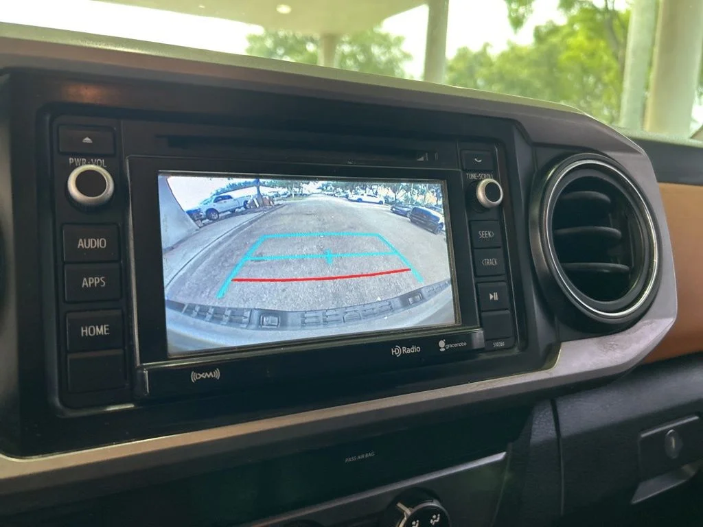 Used 2019 Silver Toyota SR5 image 8