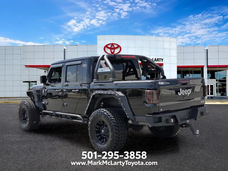 Used 2022 Black Clearcoat JEEP OVERLAND 4X4 image 3