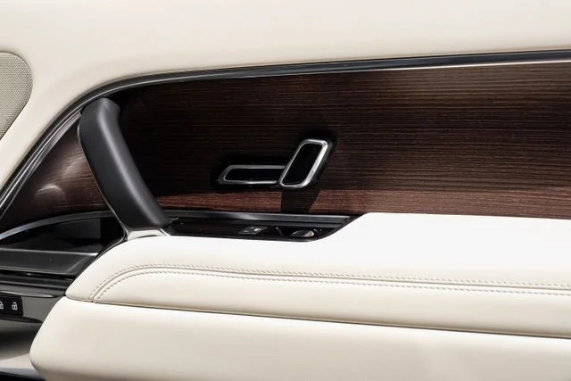New 2026  Land Rover SE image 61