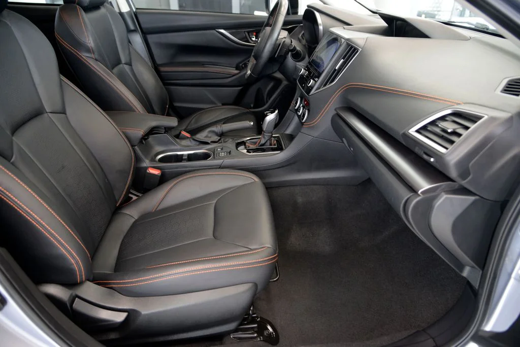 Used 2020 Silver Subaru Limited image 30