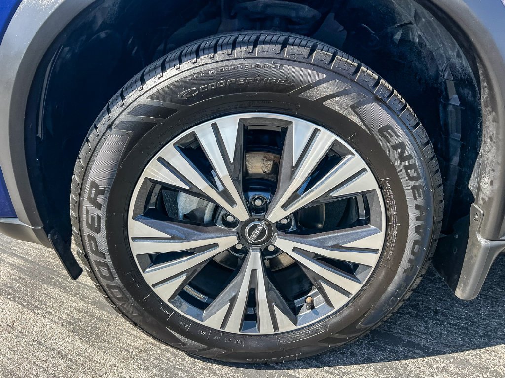 Used 2022 Caspian Blue Metallic Nissan SV image 10