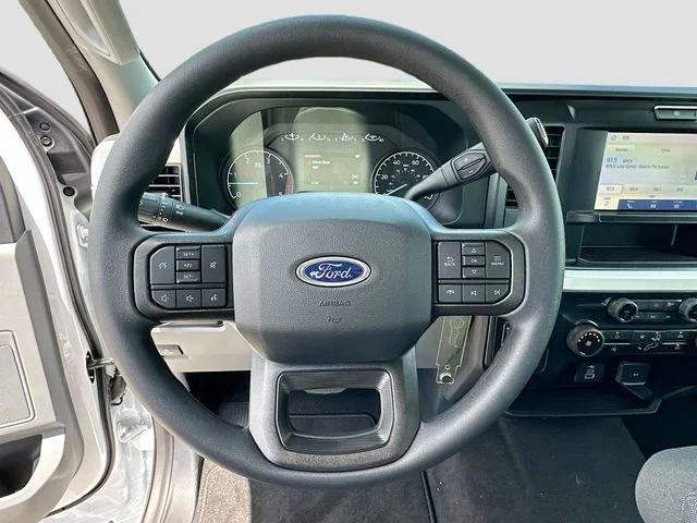 New 2026 Oxford White Ford XL image 7