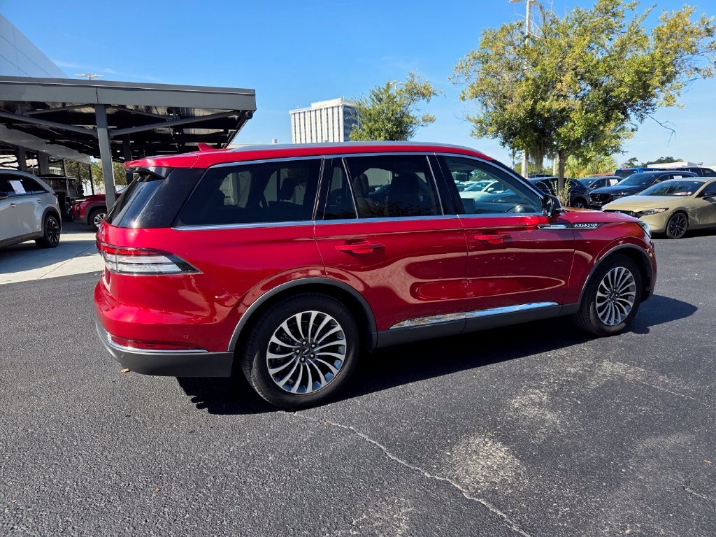 Used 2020 Red Lincoln Reserve image 12