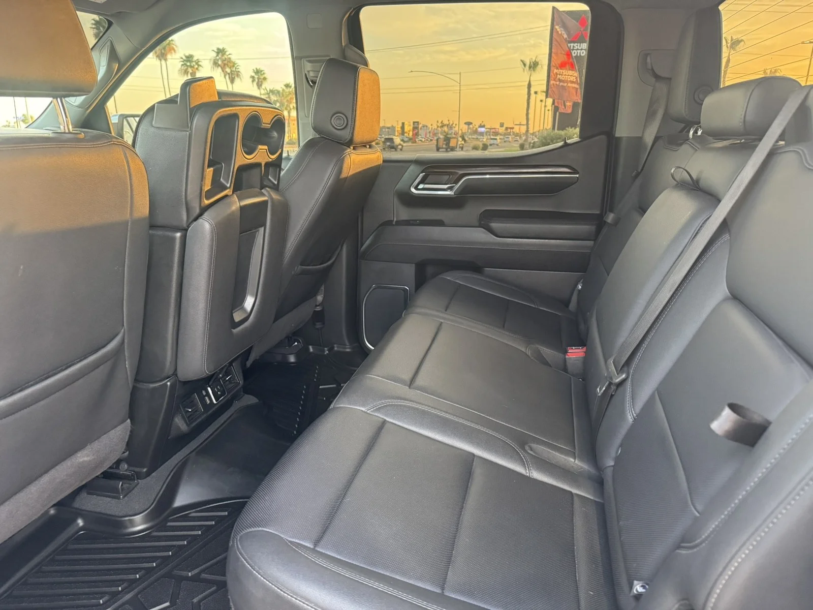 Used 2024 WHITE GMC SLT image 24