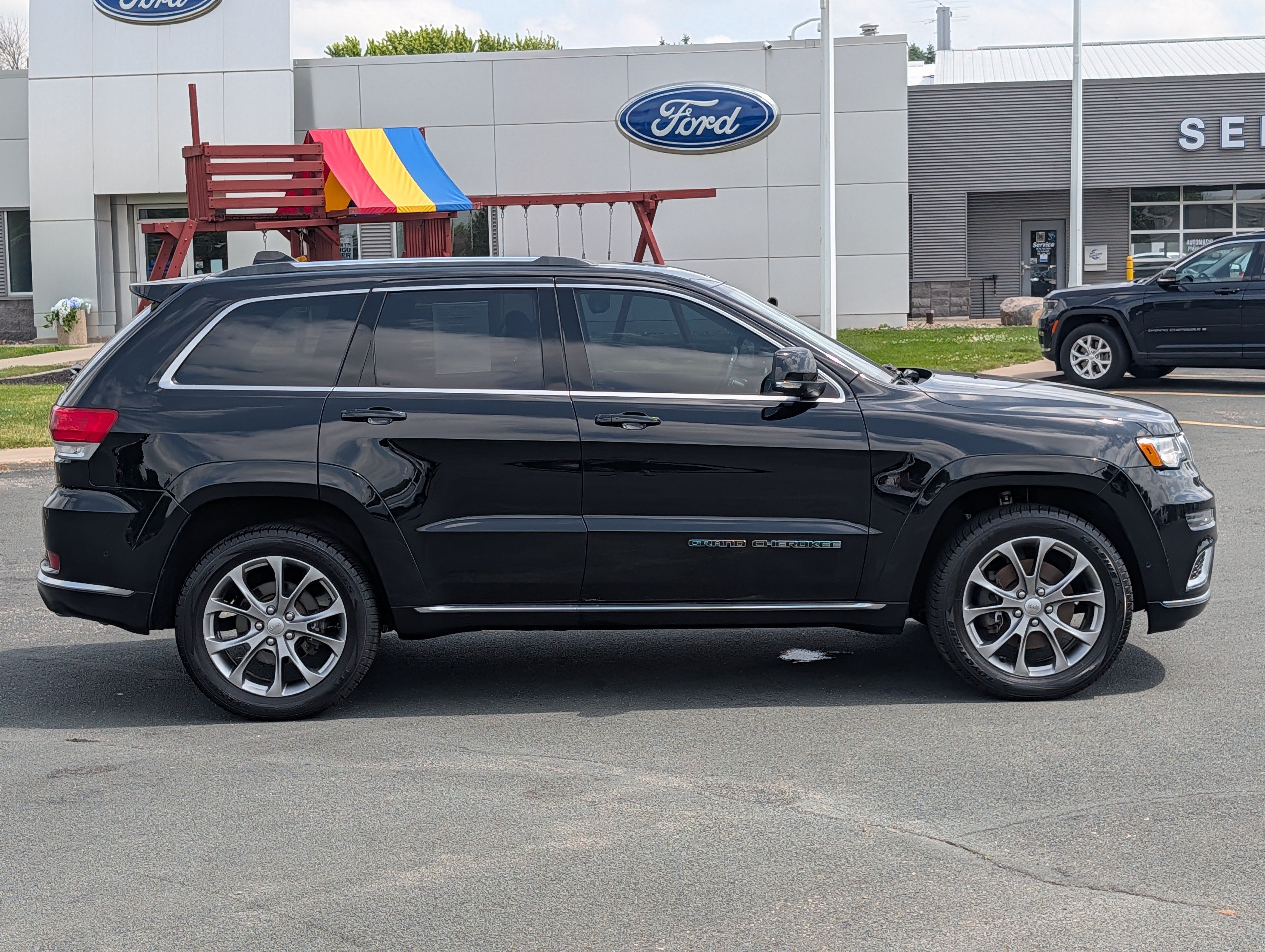 Used 2019 Diamond Black Crystal Pearlcoat Jeep Summit image 7