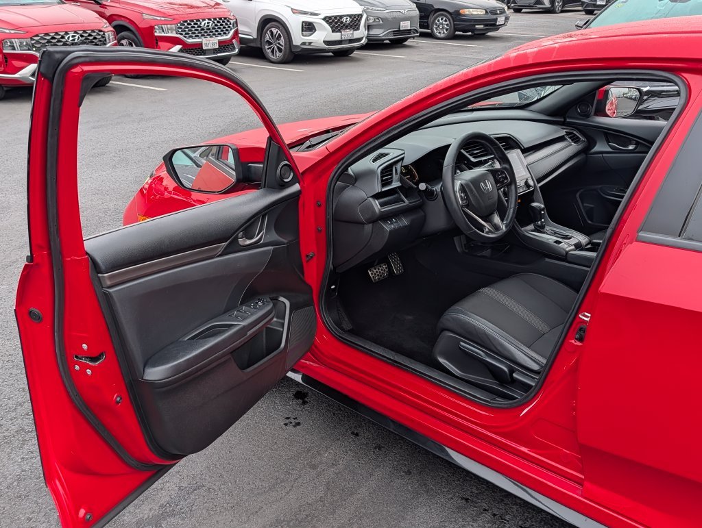 Used 2021  Honda Sport image 33