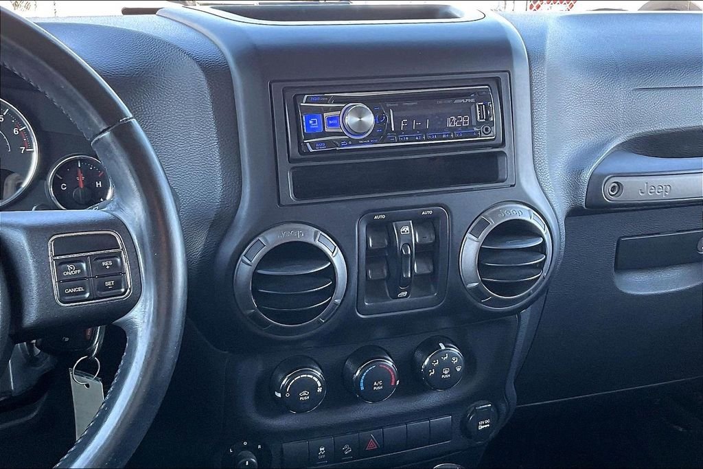 2011 JEEP WRANGLER - Image 4