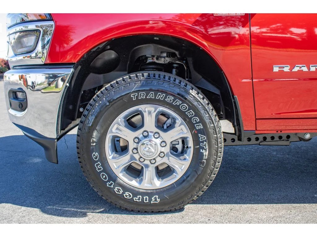 New 2026 MOLTEN RED PEARL Ram Big Horn image 5