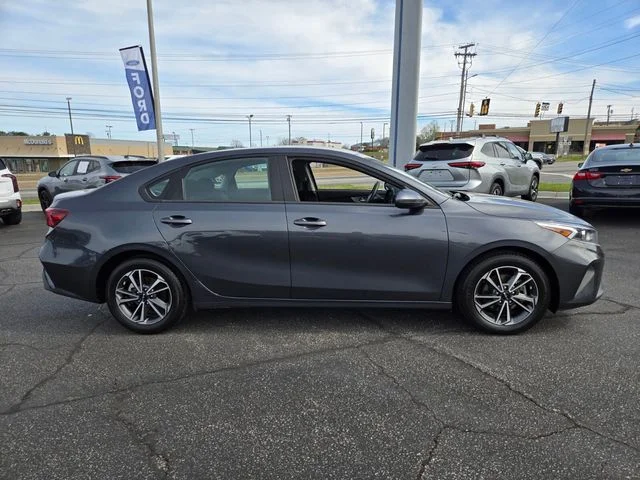 Used 2023 Gray Kia LXS image 9