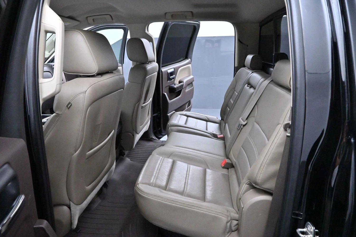 Used 2015 Onyx Black GMC Denali image 29