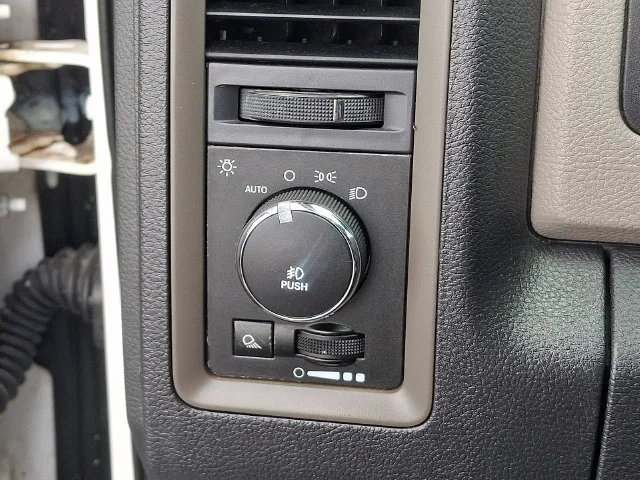Used 2012 White Ram Express image 27