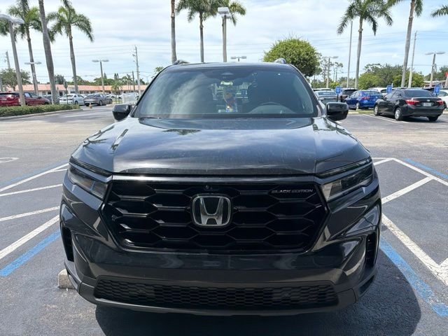 Certified Used 2025 Black Honda Black Edition image 2