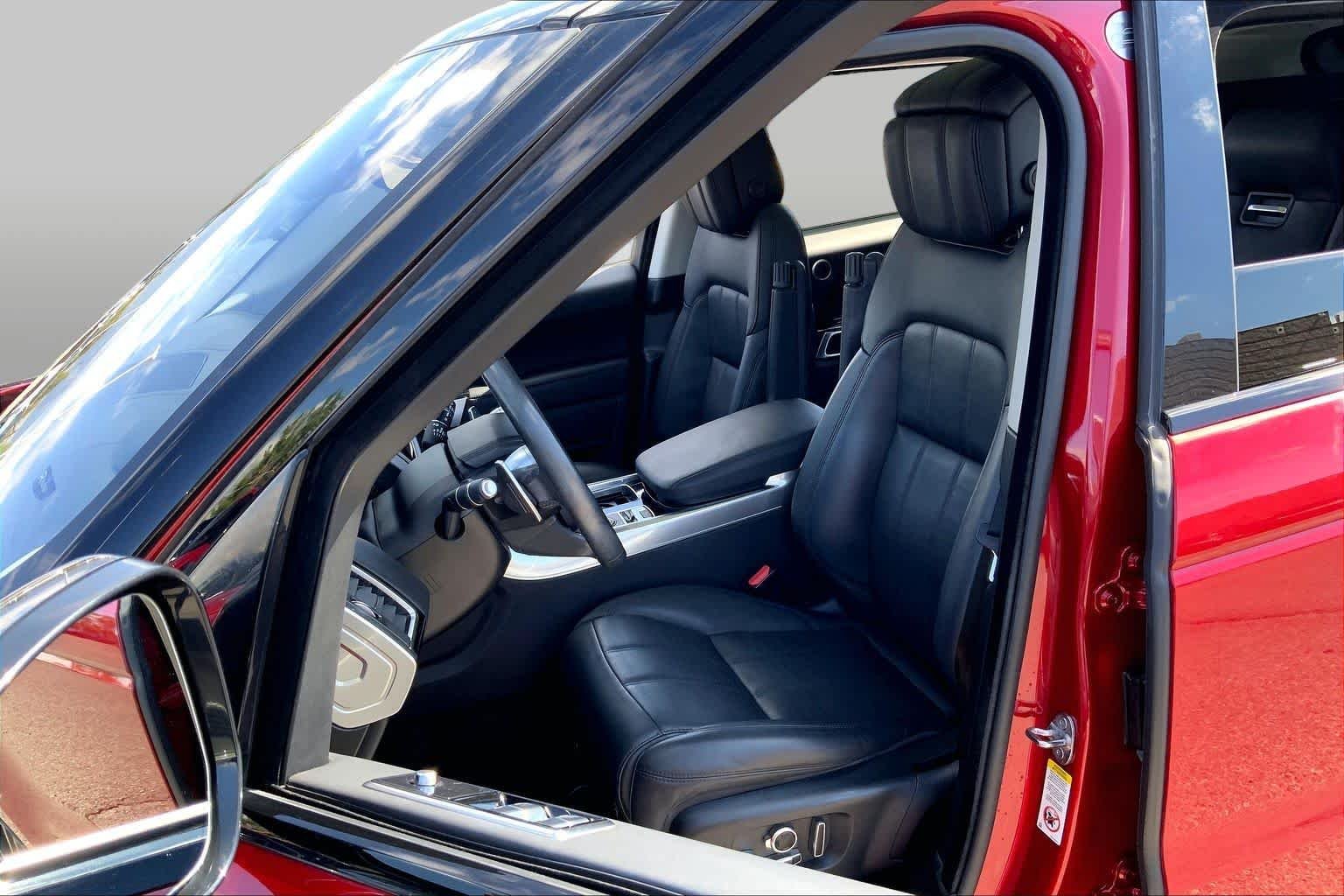 Used 2018 Firenze Red Metallic Land Rover HSE Dynamic image 8