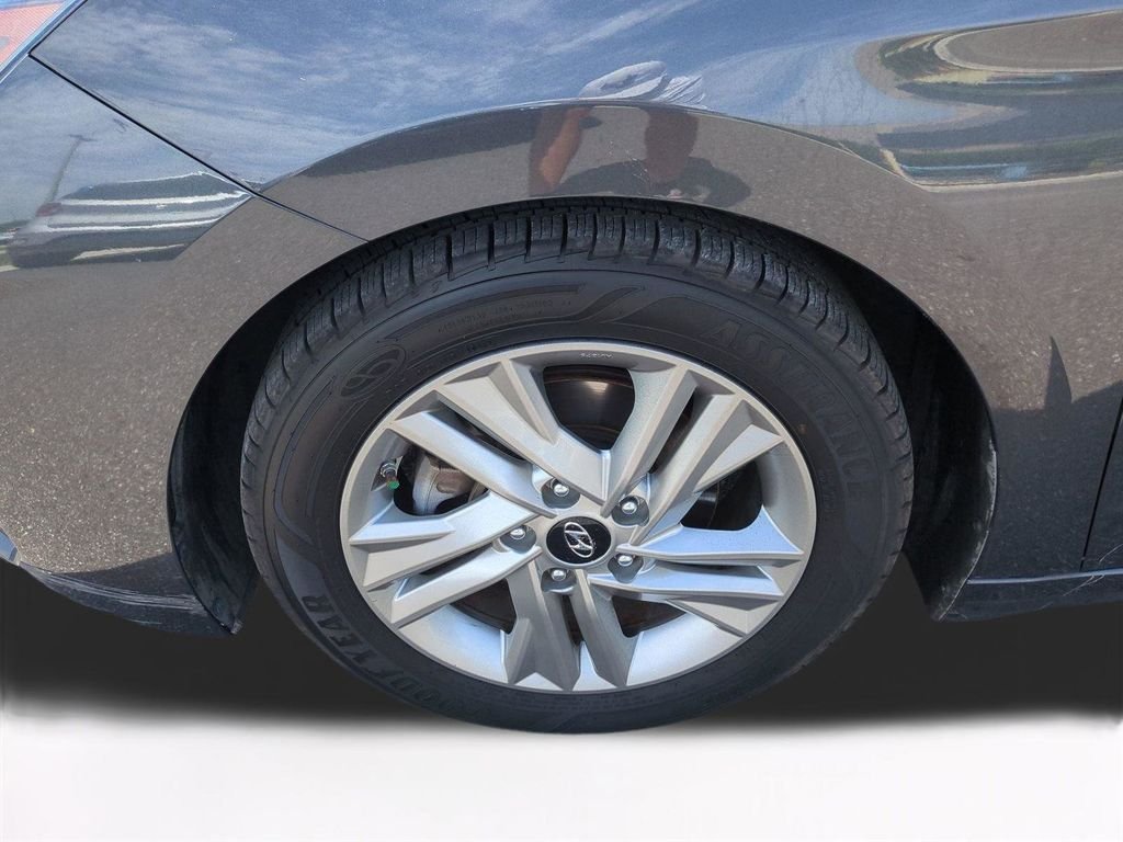 2020 Hyundai Elantra Value Edition - Photo 11