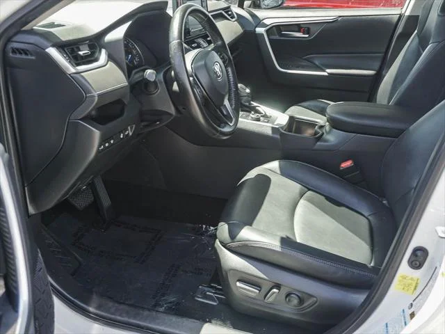 Certified Used 2022 BLIZZARD PEARL Toyota  image 17