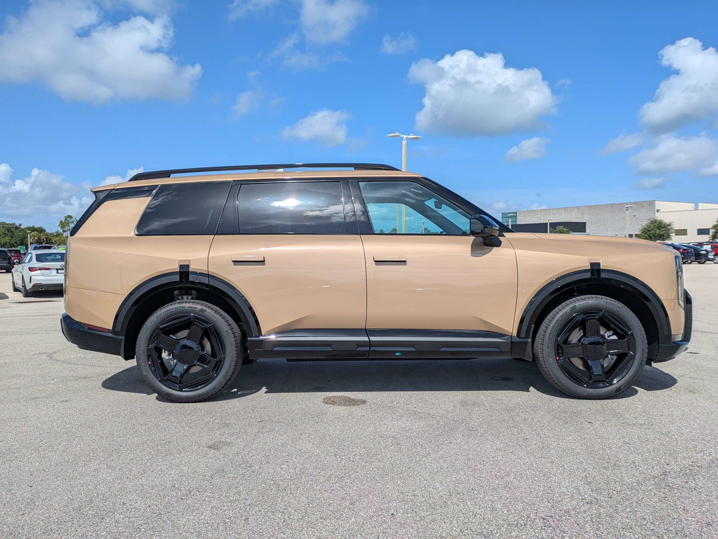 New 2027 Terrain Brown Kia X-Line EX image 4