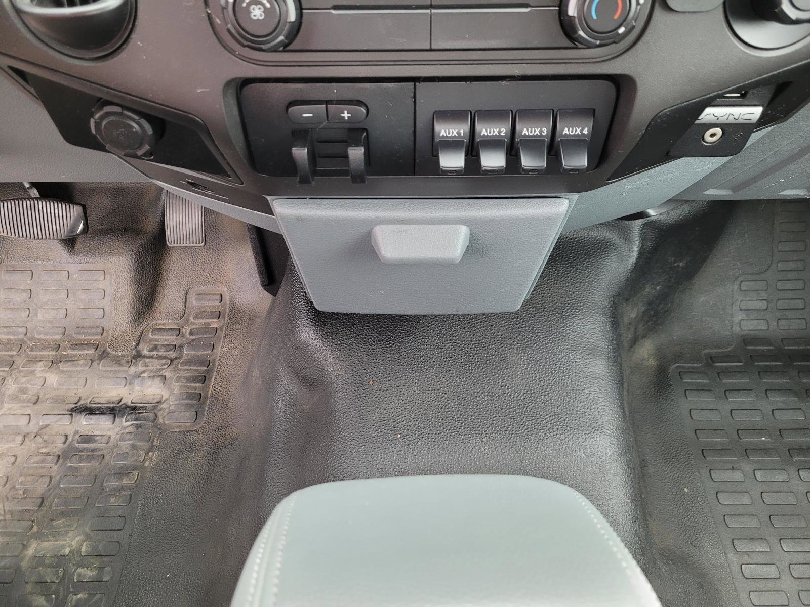 Used 2016 Oxford White Ford  image 24