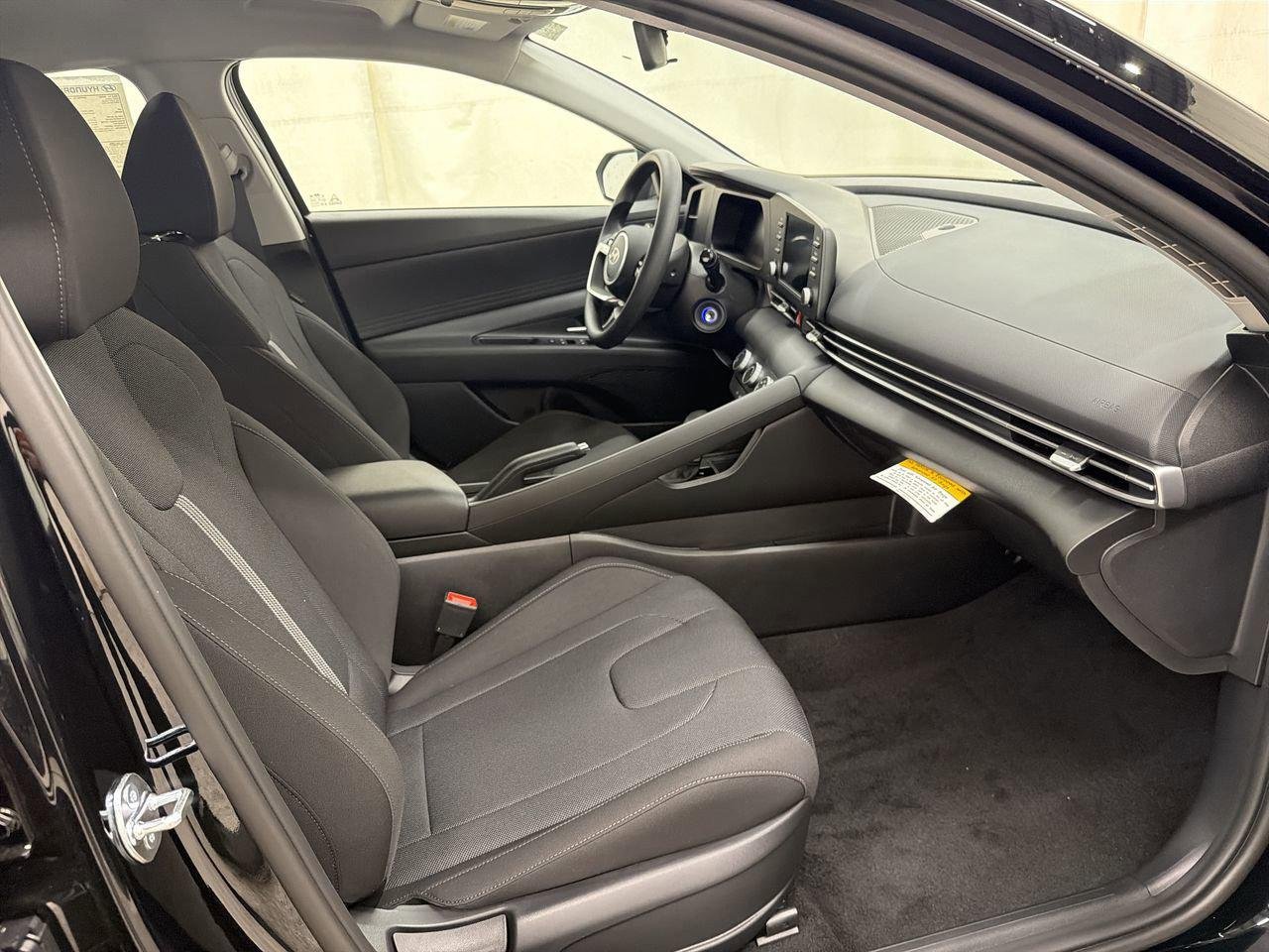 New 2026 Abyss Black Hyundai SE image 14