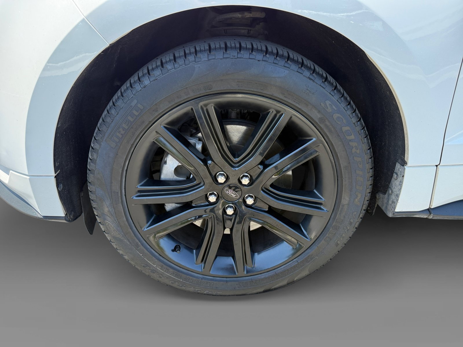 Used 2022 White Metallic Ford ST Line image 9