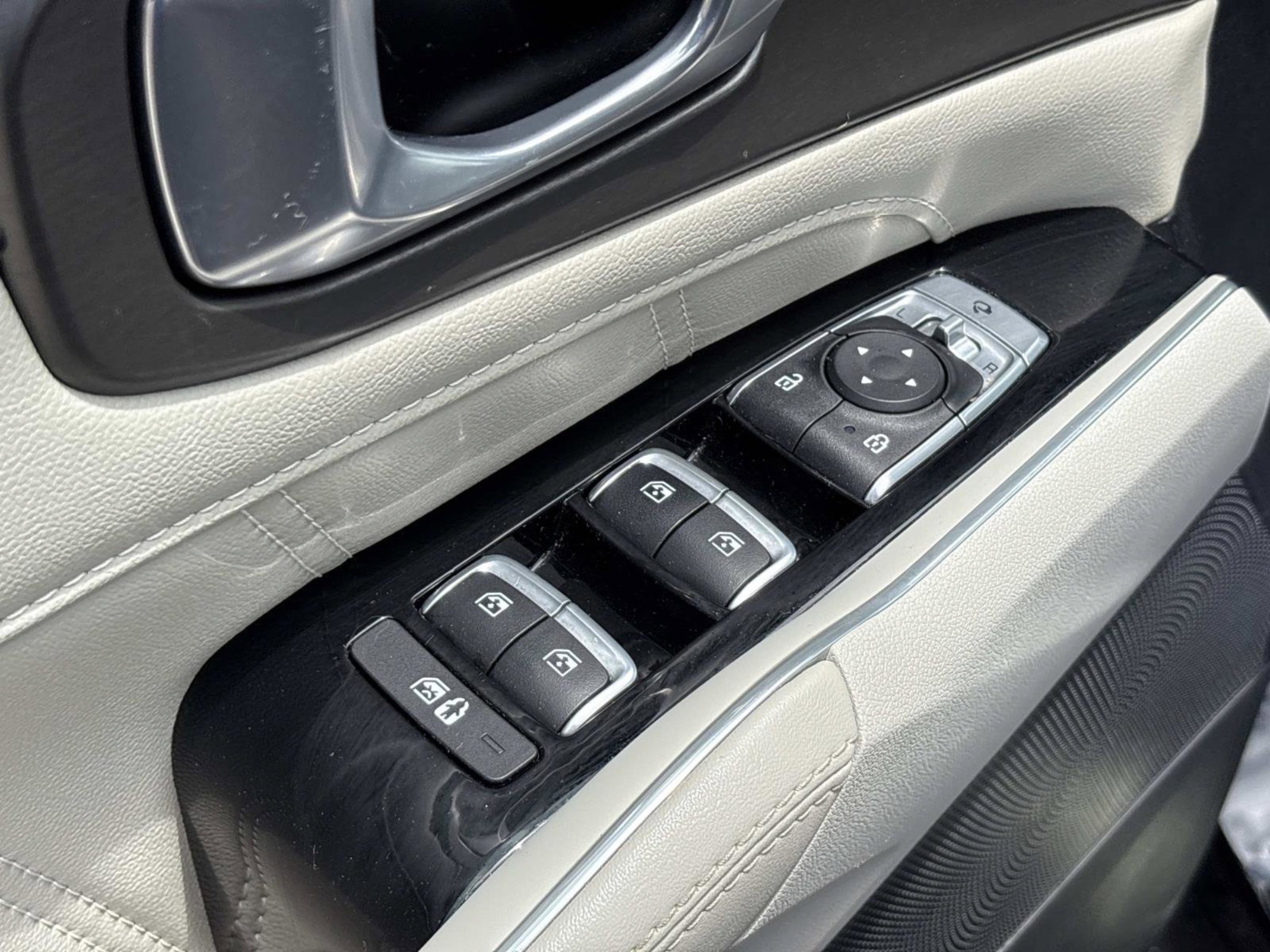 Used 2023 Ebony Black Kia SX image 23