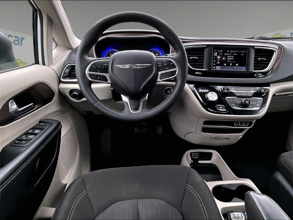 Used 2024 White Chrysler LX image 18