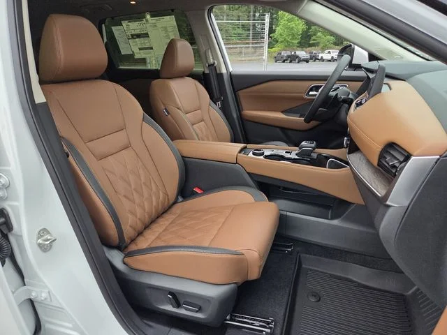 New 2026 Everest White Pearl TriCoat Nissan Platinum image 13
