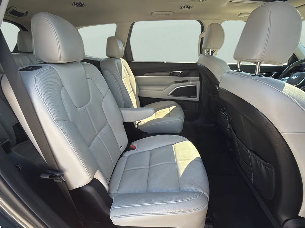 Used 2020 Gravity Gray Kia EX image 16