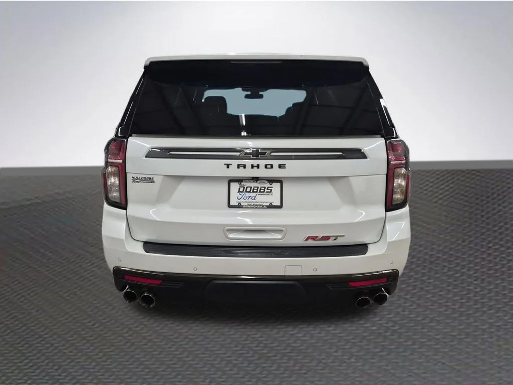 Used 2022 Iridescent Pearl Tricoat Chevrolet RST image 6