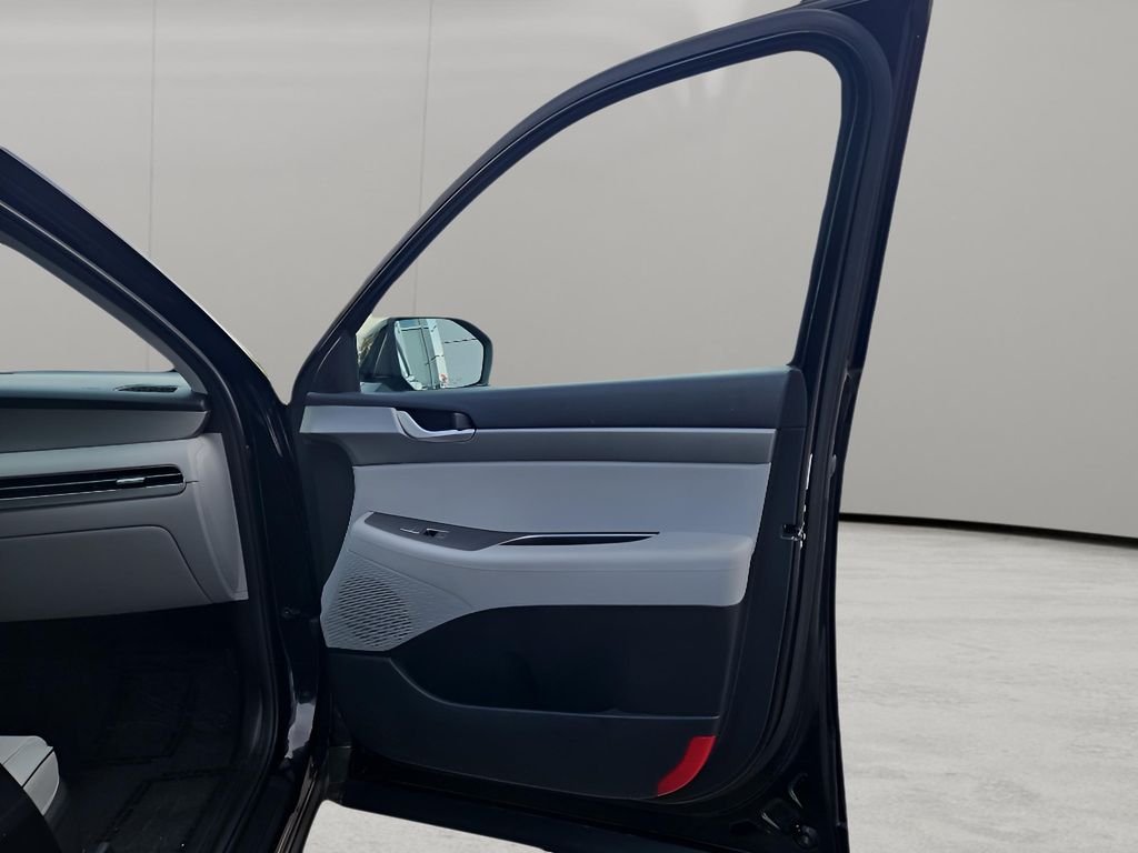 Used 2025 Abyss Black Pearl Hyundai SEL image 9