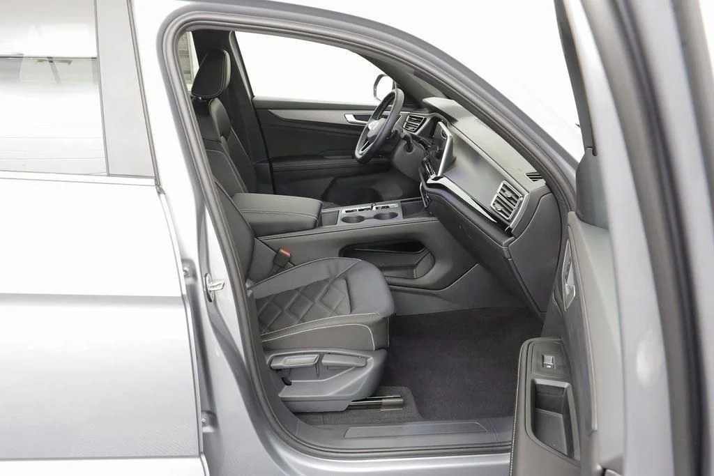 2026 Volkswagen Atlas Cross Sport SE - Photo 18