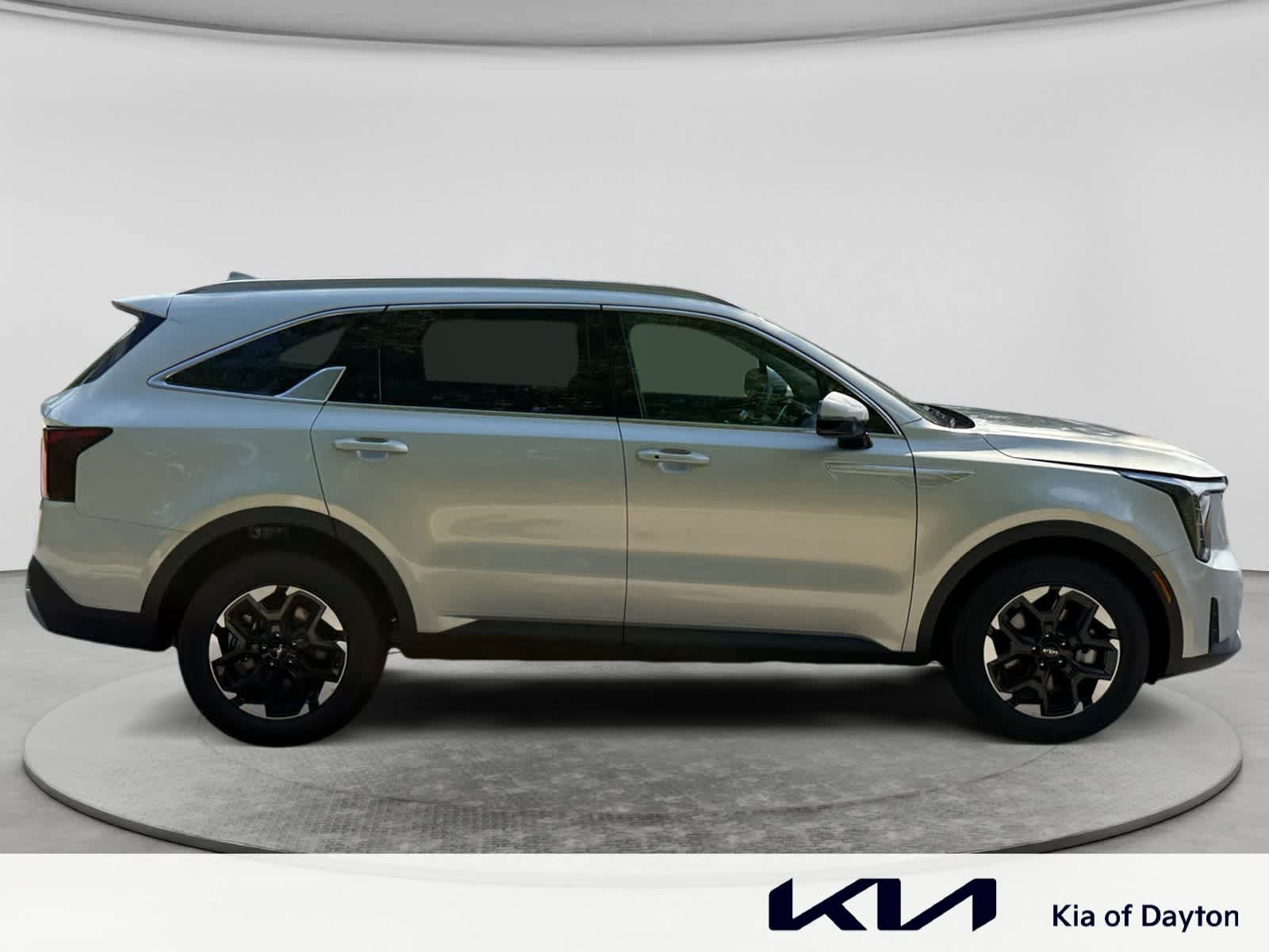 New 2026 Ivory Silver Kia S image 4