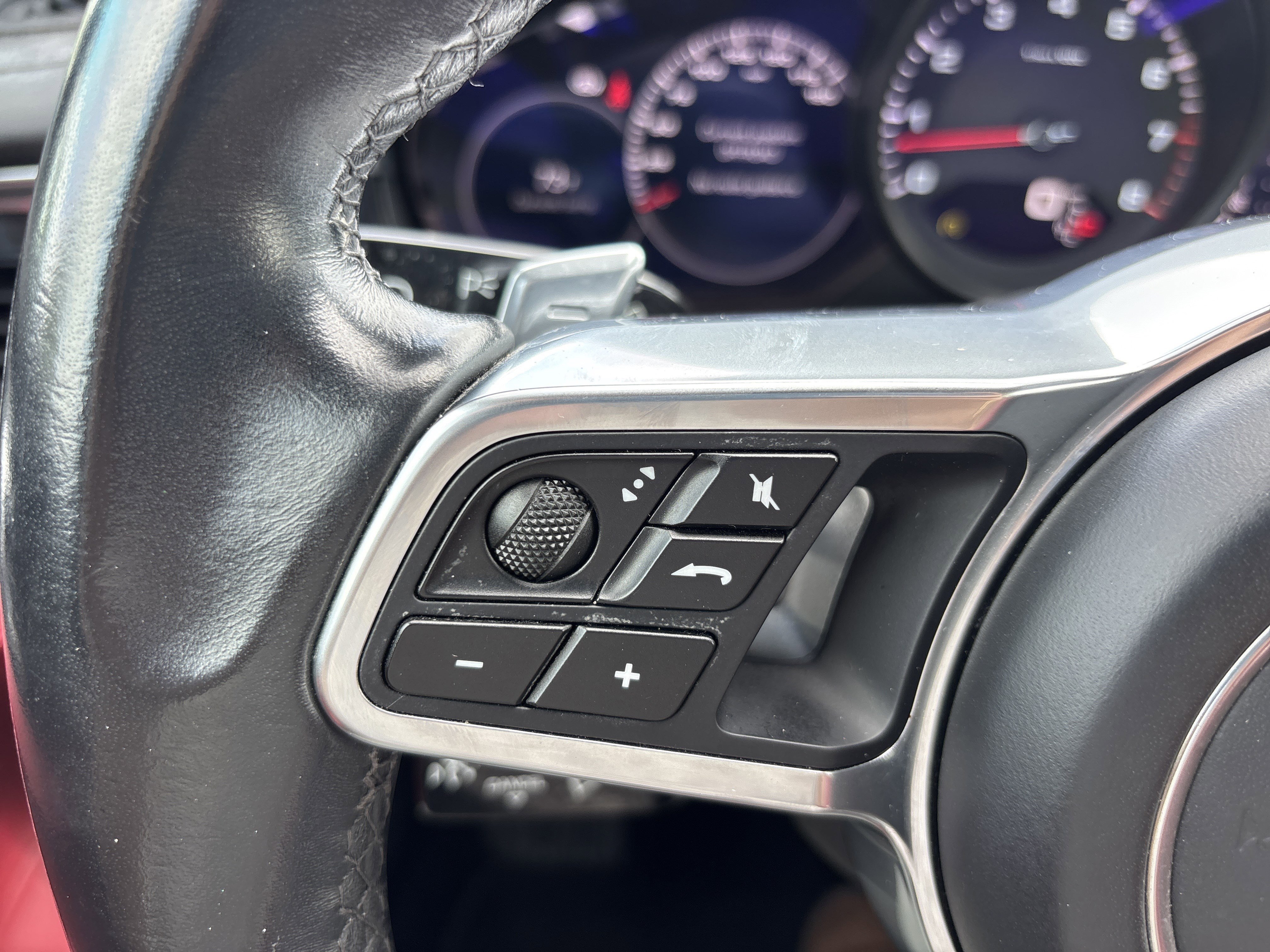 Used 2019 Black Porsche 4 AWD image 28