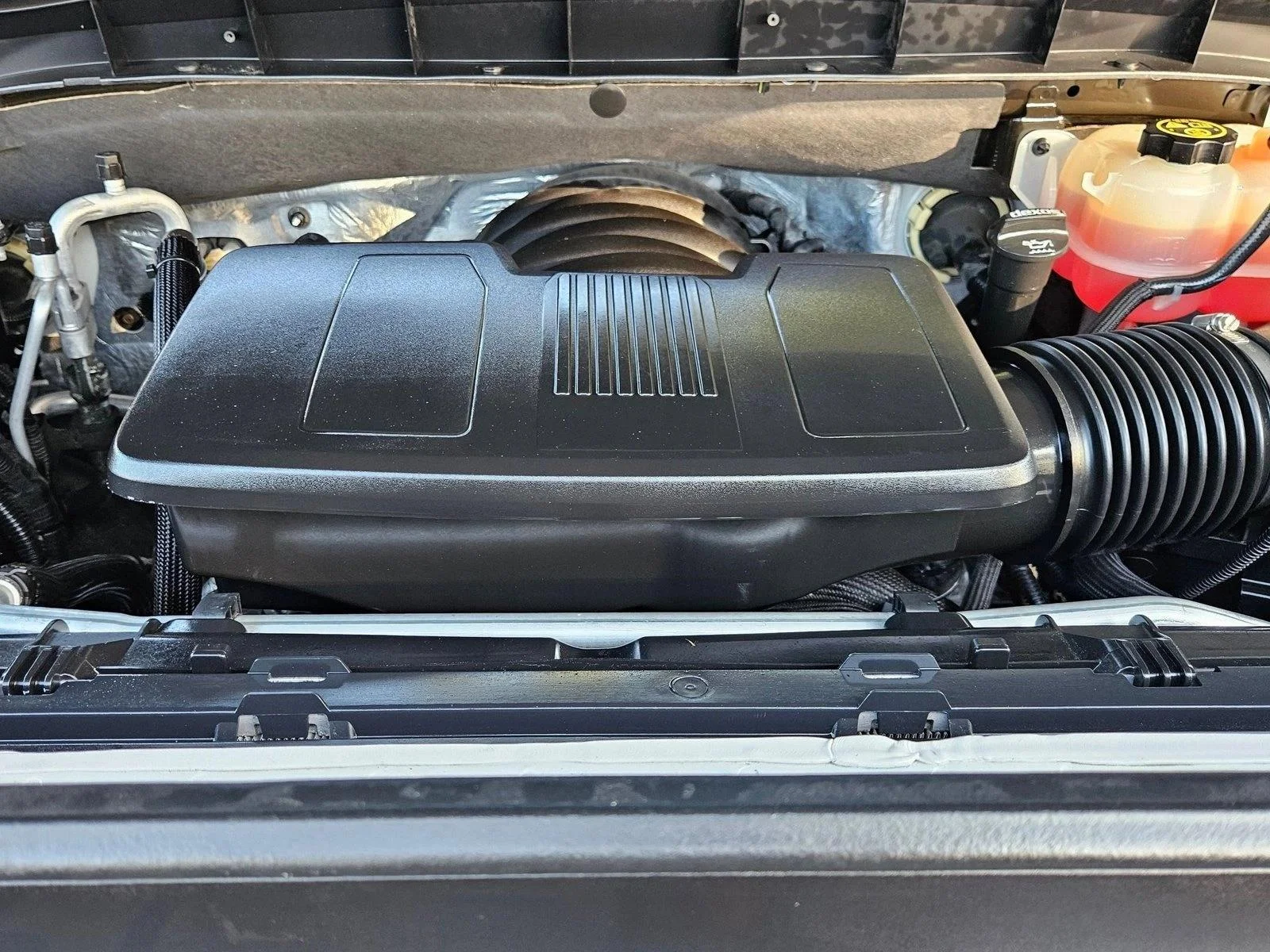 Used 2019 White Frost Tricoat GMC SLT image 24