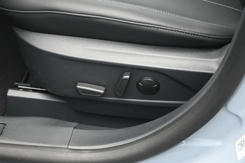 New 2026 Glacier Gray Metallic Tri-coat Ford Select image 9