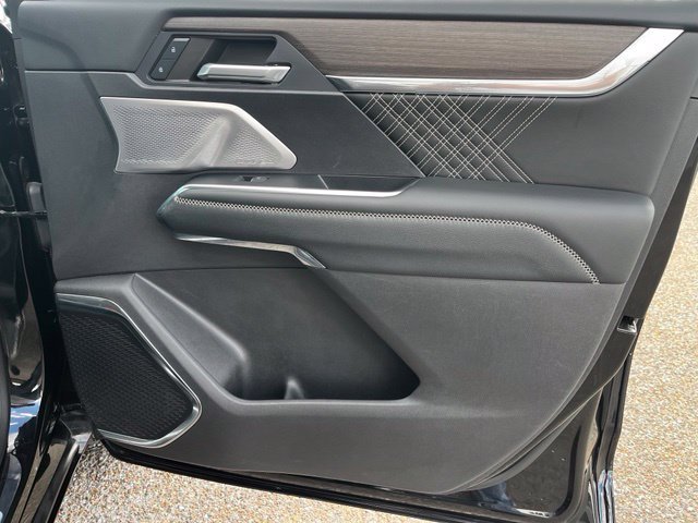 Used 2025 Ebony Twilight Metallic GMC Denali image 27