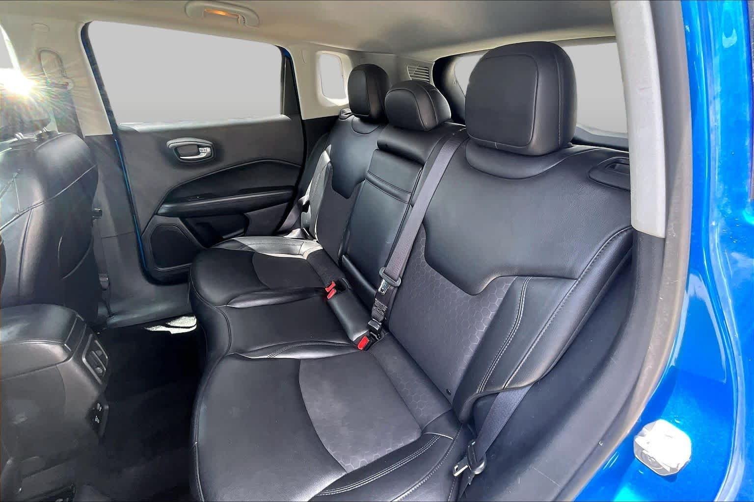 Used 2019 Laser Blue Pearlcoat Jeep Altitude image 19