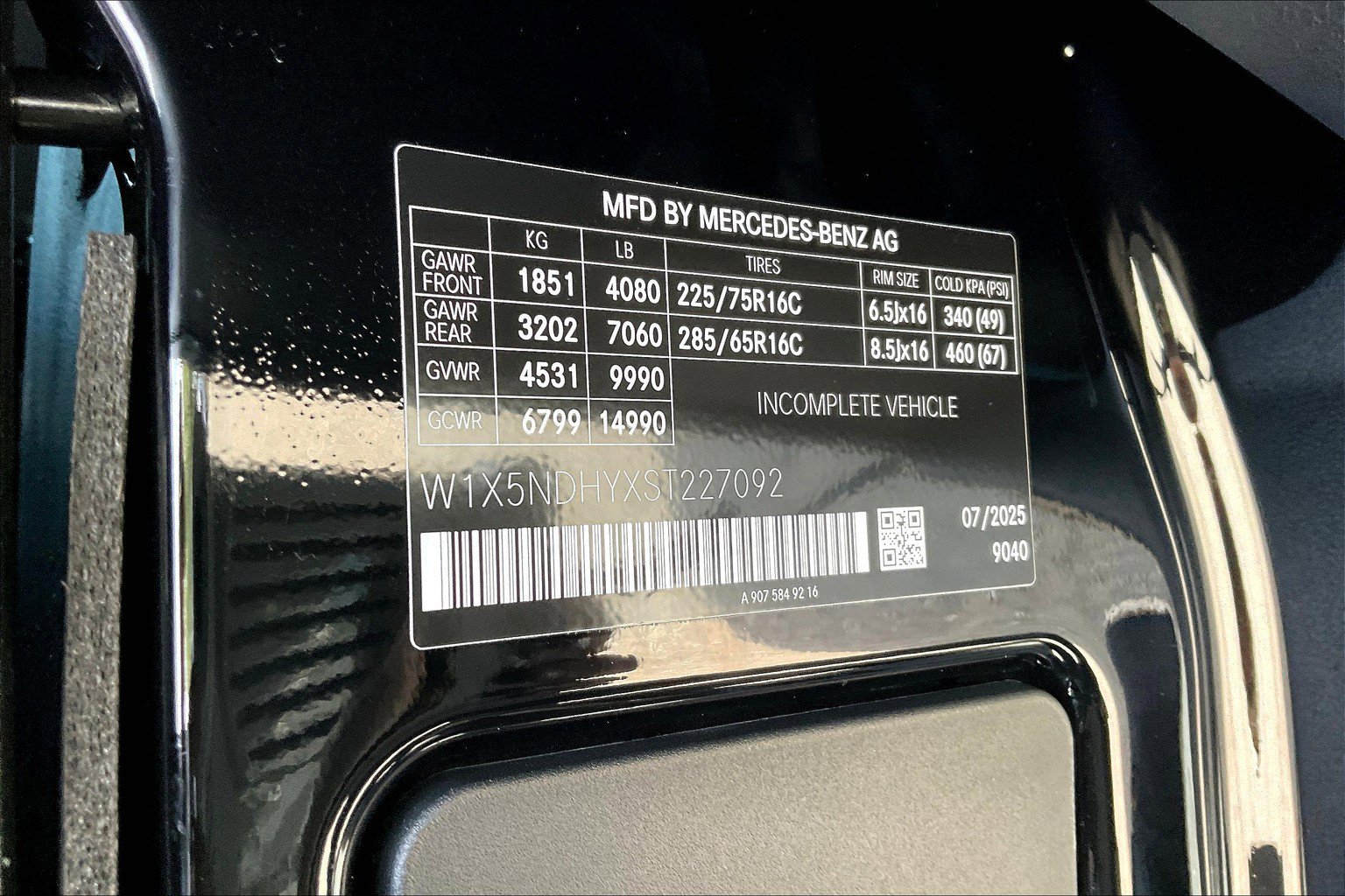 New 2025 Jet Black Mercedes-Benz Cargo 170 WB image 23