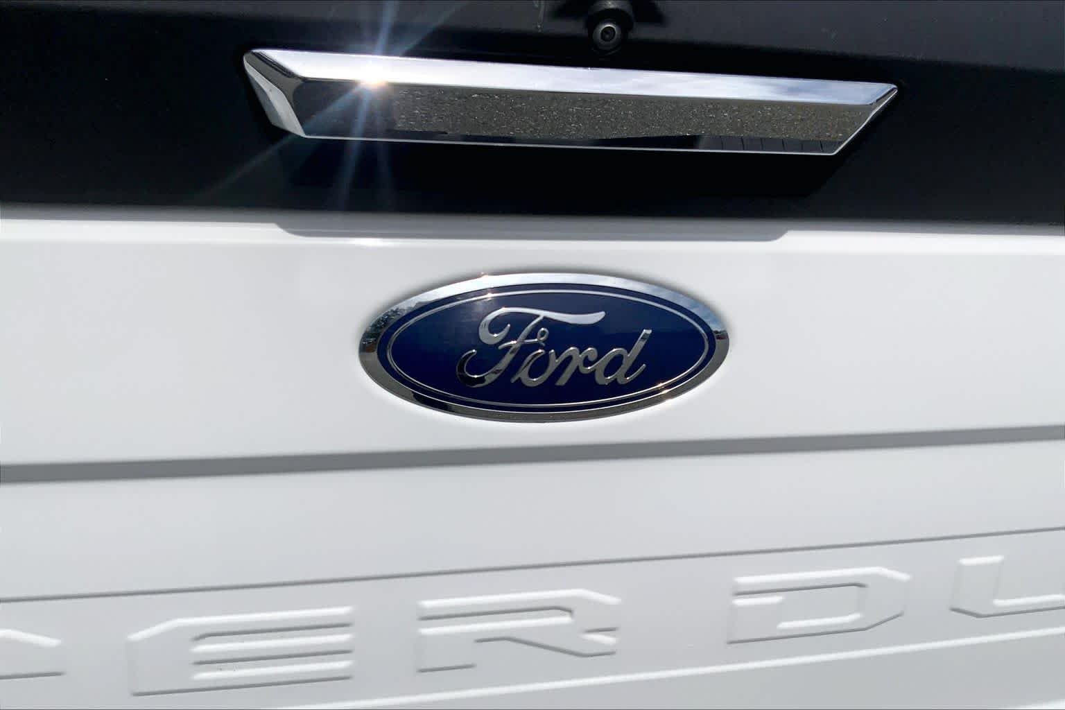 Certified Used 2022 Oxford White Ford XLT image 10