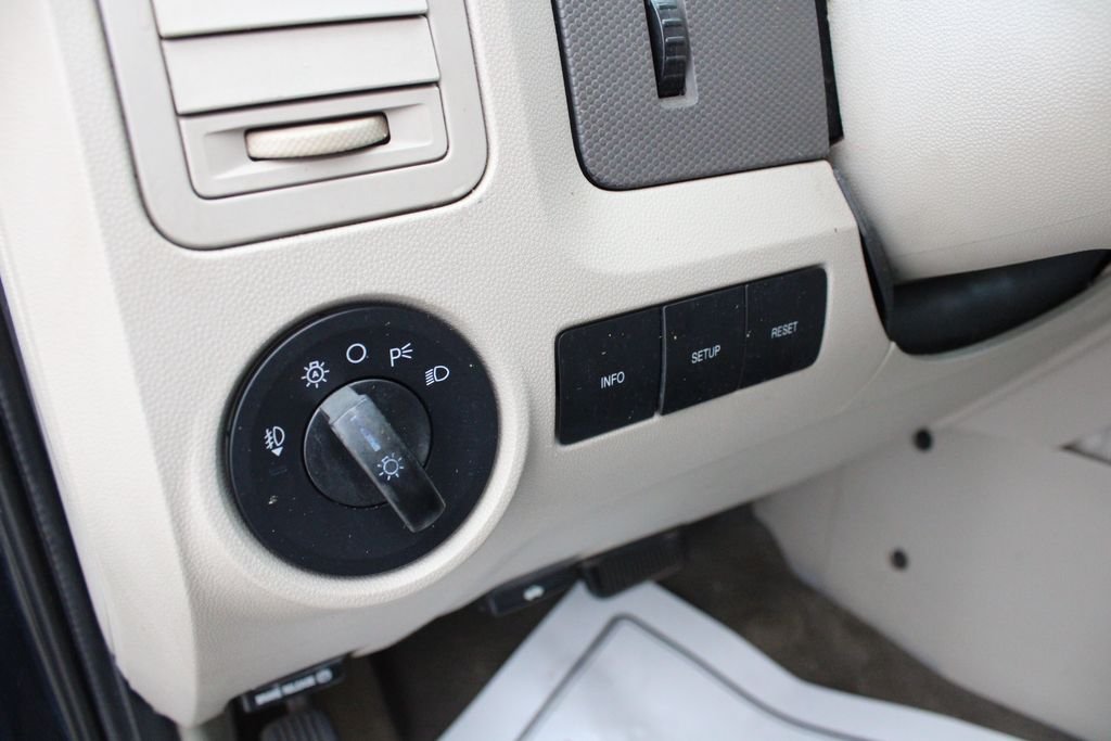 Used 2010 Black Ford XLT image 8