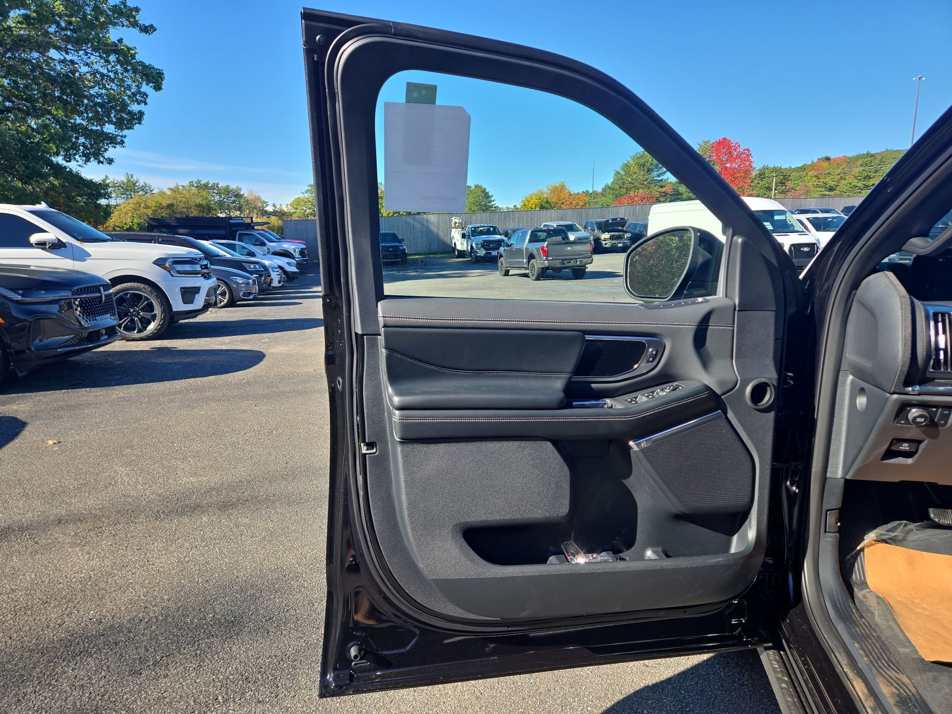 New 2027 Agate Black Metallic Ford MAX Platinum image 5