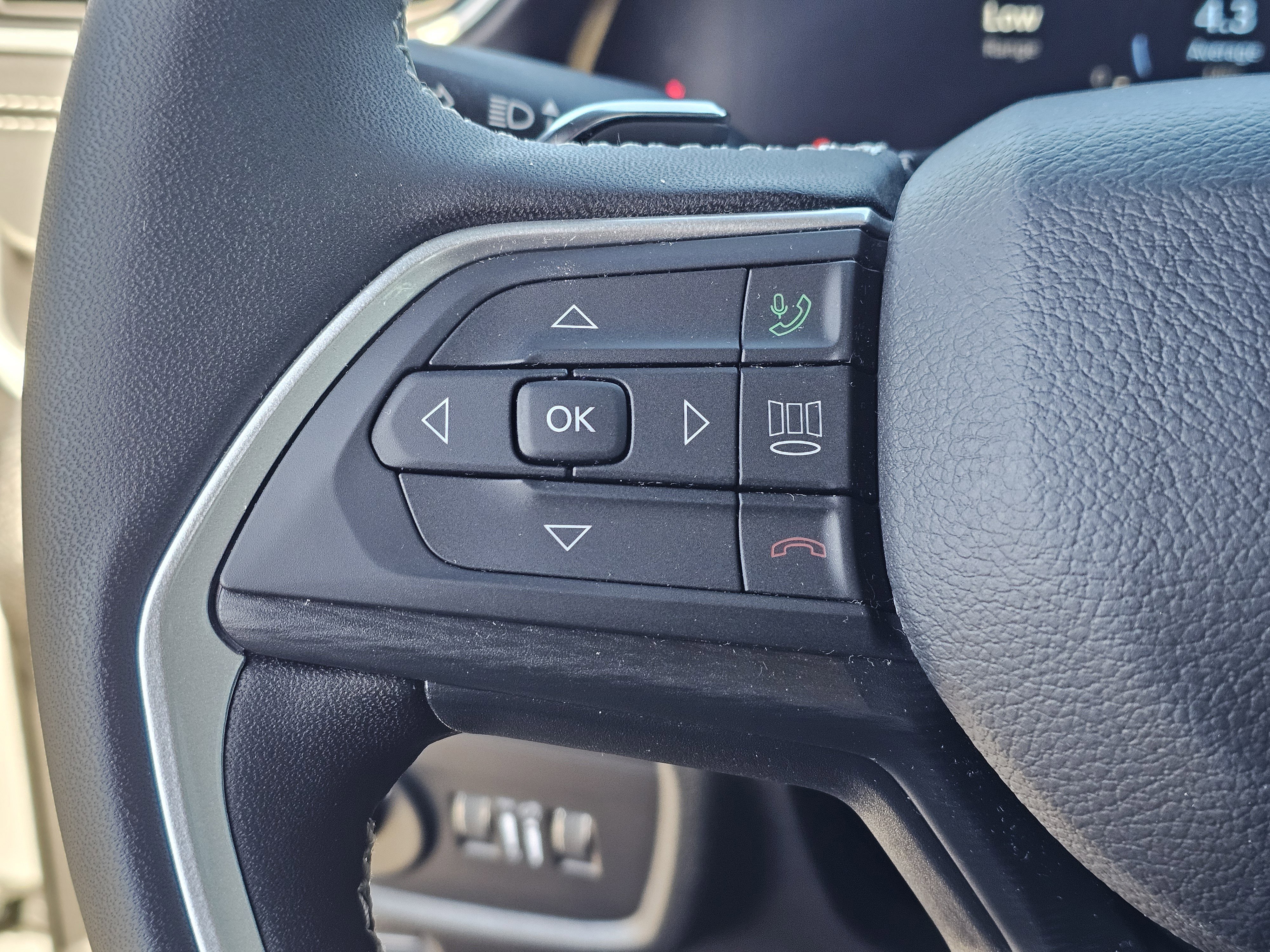 New 2024 Silver Zynith Jeep Laredo X image 22