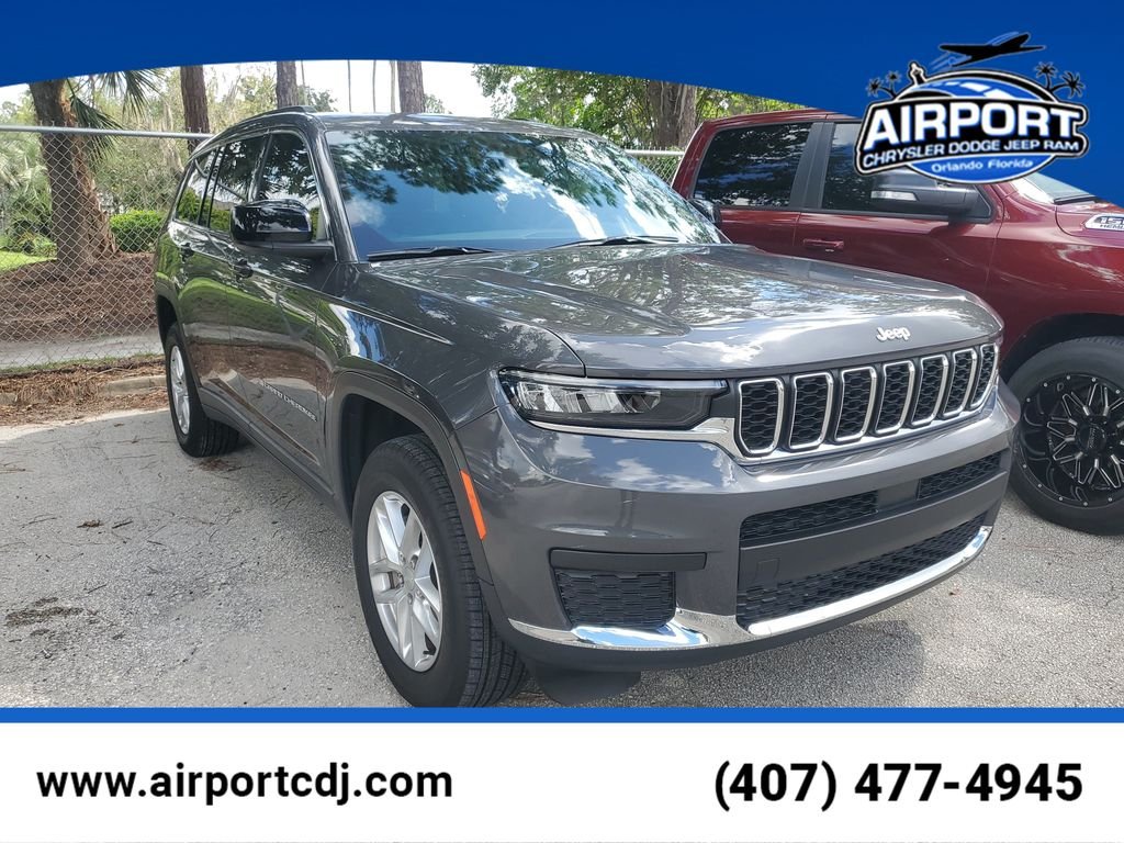 Used 2025 Gray Jeep Laredo image 1