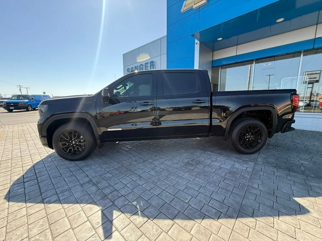 Used 2023 Onyx Black GMC Elevation image 7