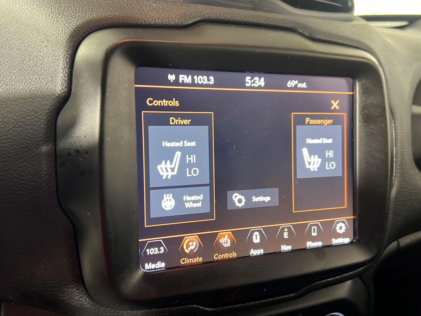 Used 2022 Graphite Gray Jeep Latitude image 18